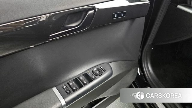 Hyundai Grandeur (GN7) id 3903380 из Кореи 9