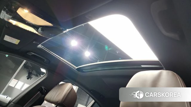 BMW 5 Series (G30) id 3839657 из Кореи 9