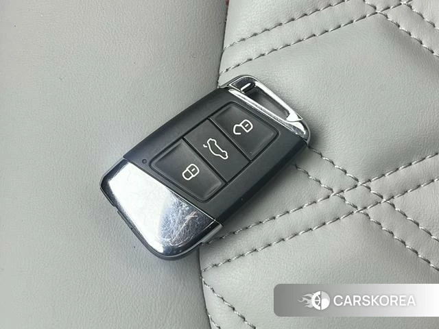 Volkswagen Magotan id 4271351 из Китая 9