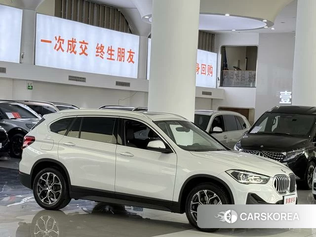 BMW X1 id 4297968 из Китая 9