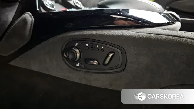 Aston Martin Vantage 2nd Generation id 3421440 из Кореи 9