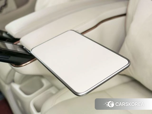 Lexus LM id 4262253 из Китая 9