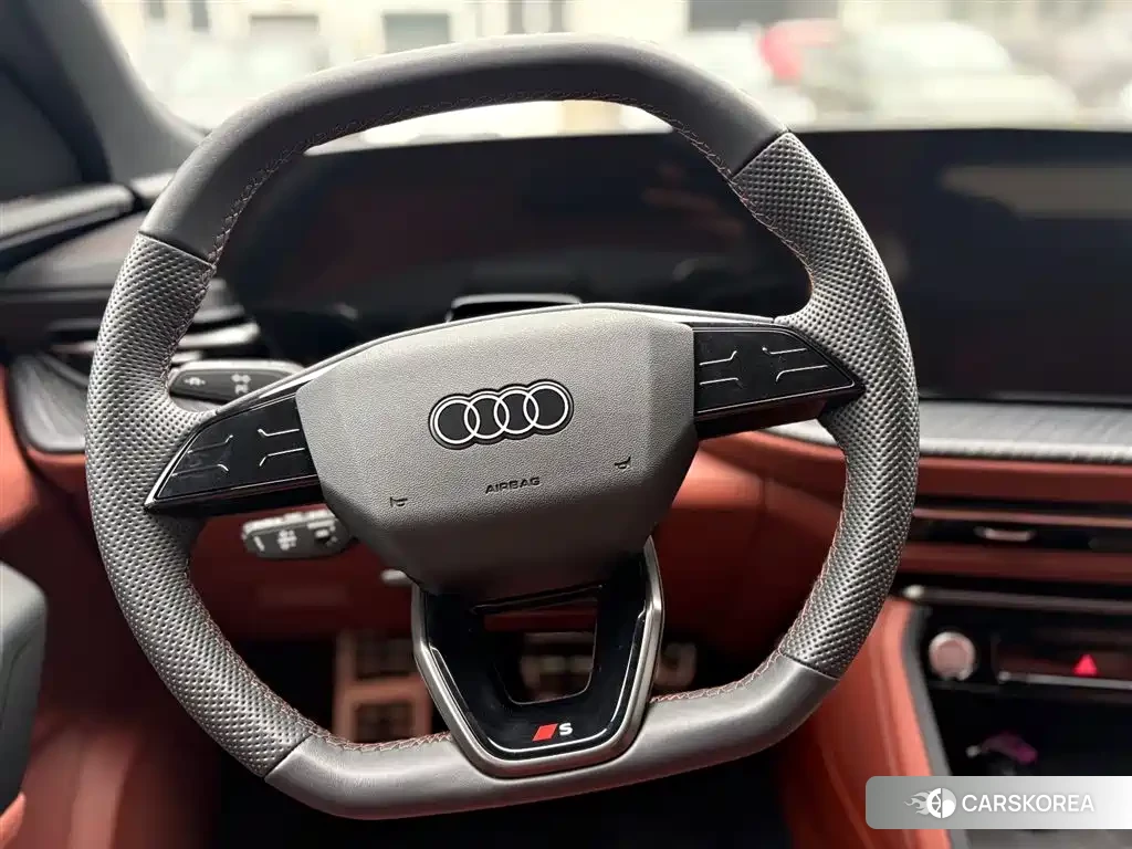 Audi Q5L id 4600398 из Китая 9