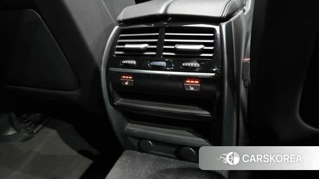 BMW 5 Series (G30) id 4689396 из Кореи 9
