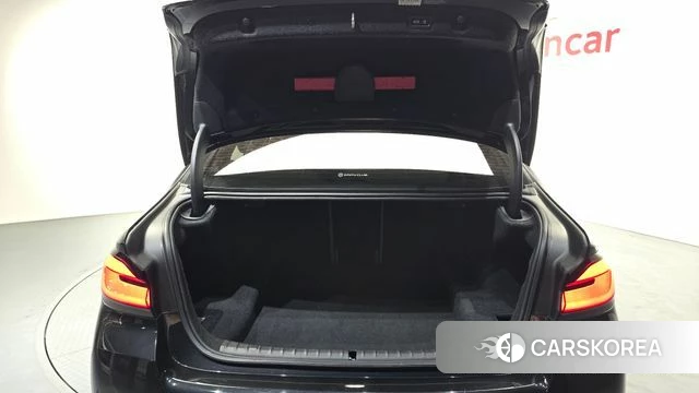 BMW 5 Series (G30) id 4692809 из Кореи 9