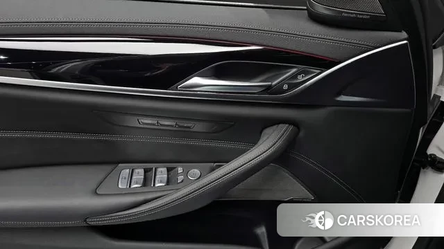 BMW 5 Series (G30) id 3597892 из Кореи 9