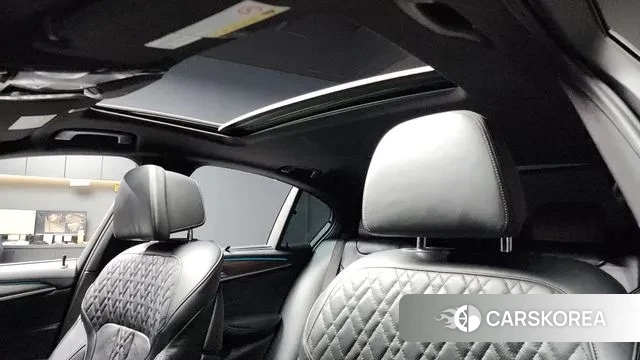 BMW 5 Series (G30) id 3397091 из Кореи 9