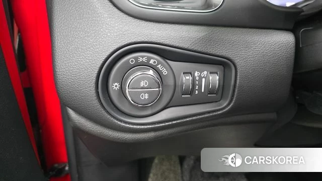 Jeep Renegade id 4609491 из Кореи 9