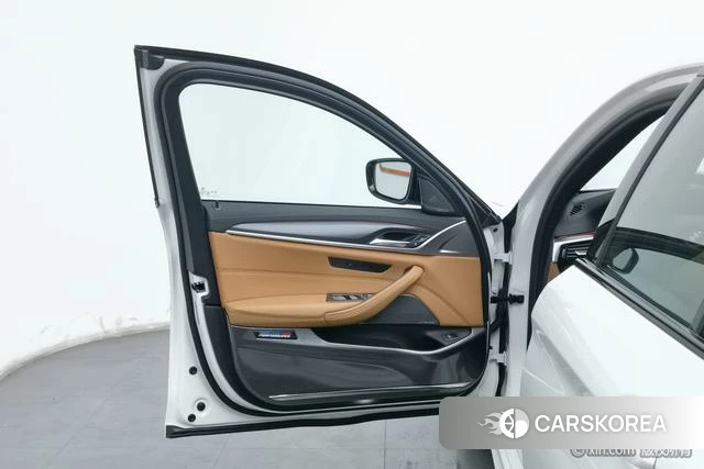 BMW 5 series (imported) id 4261619 из Китая 9