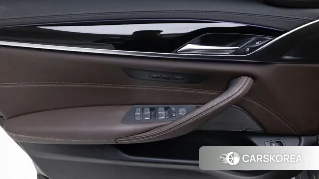 BMW 5 Series (G30) id 3665082 из Кореи 9