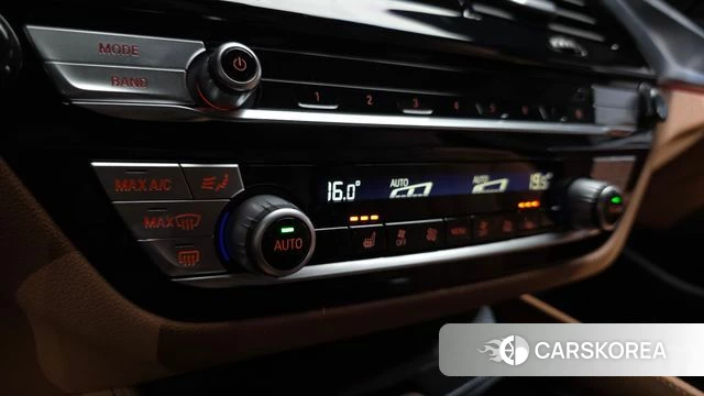 BMW 5 Series (G30) id 4267171 из Кореи 9