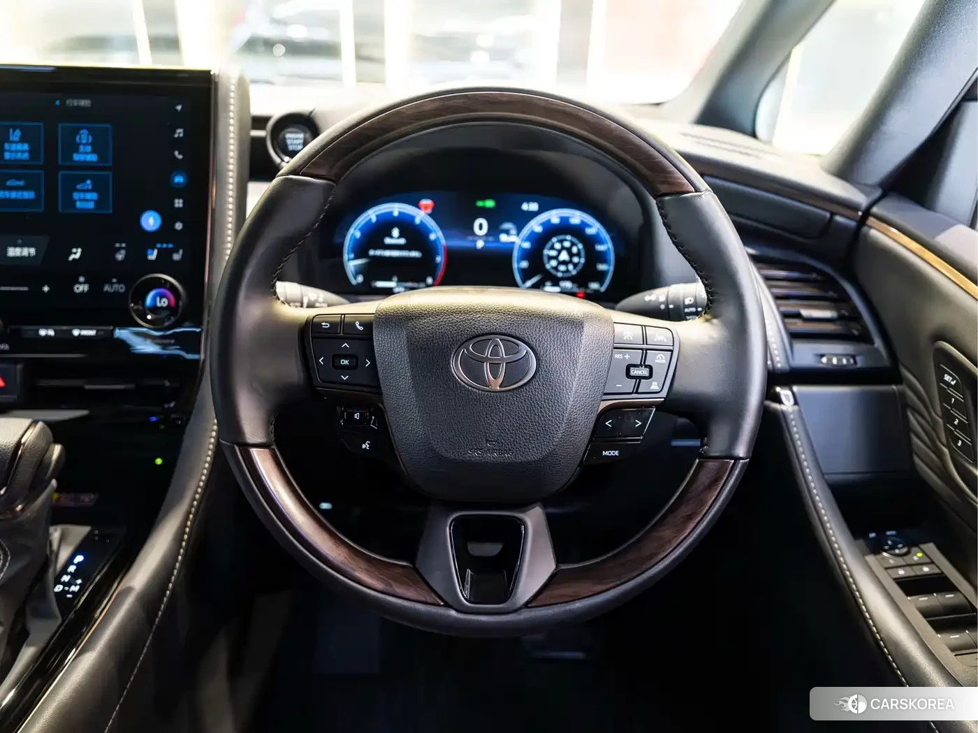 Toyota Elfa id 4679868 из Китая 9