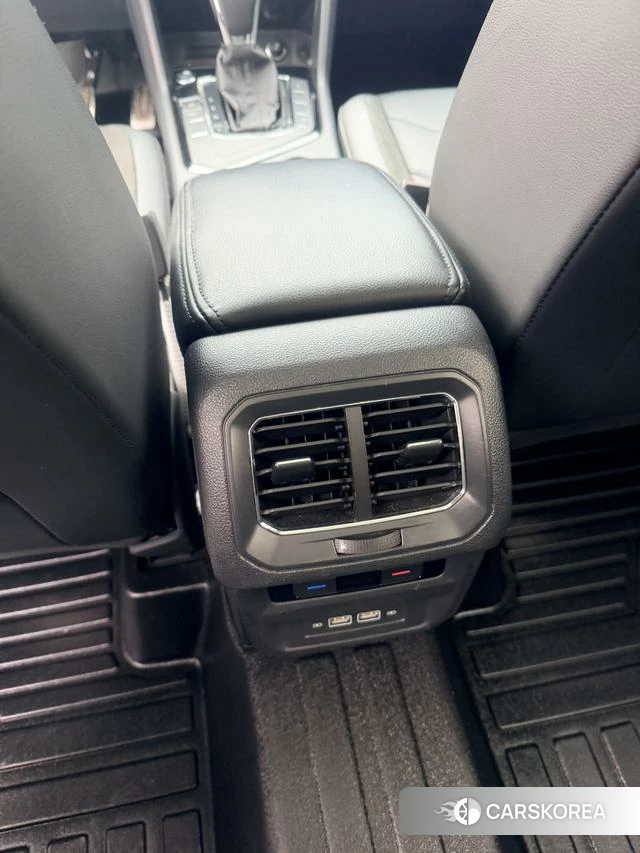 Volkswagen Tiguan L id 4210875 из Китая 9