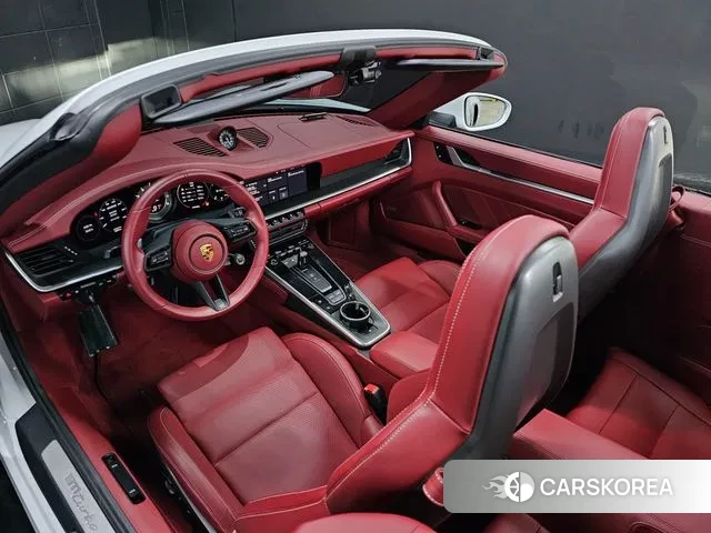 Porsche 911(992) id 3607396 из Кореи 9