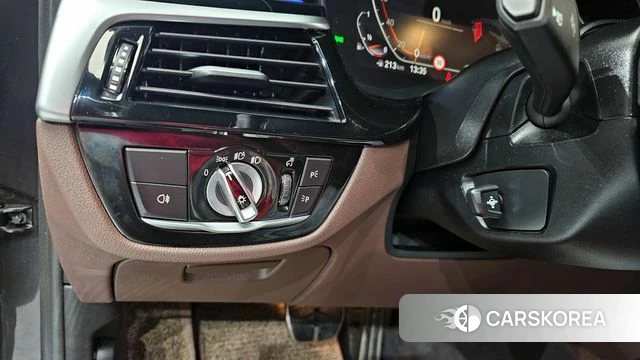 BMW 5 Series (G30) id 3922797 из Кореи 9