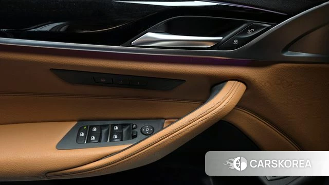 BMW 5 Series (G30) id 3829375 из Кореи 9