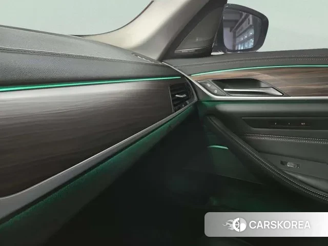 BMW 5 Series (G30) id 3776519 из Кореи 9