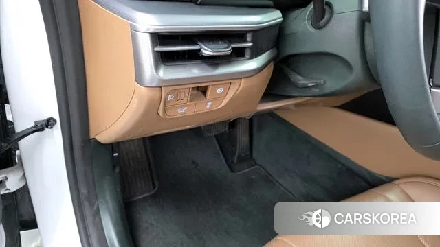 Hyundai Grandeur (GN7) id 3751746 из Кореи 9