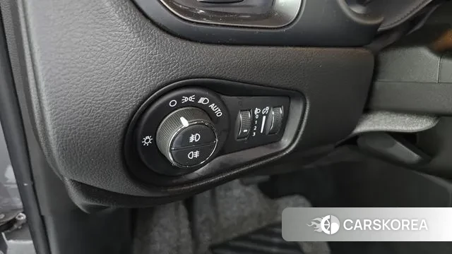 Jeep Renegade id 3411779 из Кореи 9