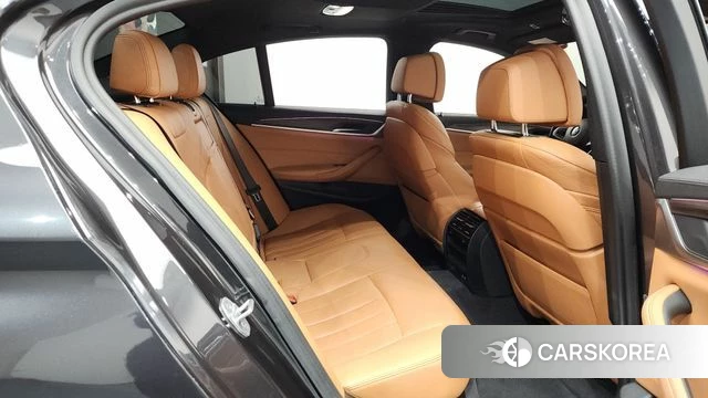 BMW 5 Series (G30) id 3924401 из Кореи 9