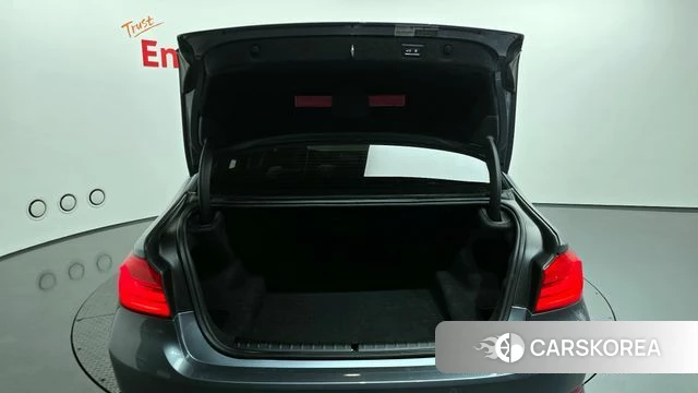 BMW 5 Series (G30) id 4284572 из Кореи 9