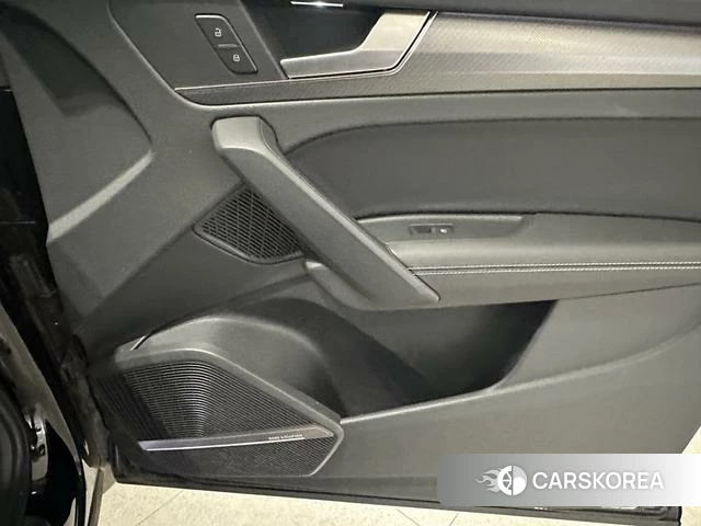 Audi Q5L id 4333909 из Китая 9