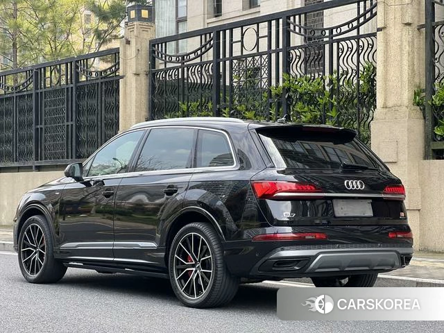 Audi Q7 id 4260250 из Китая 9
