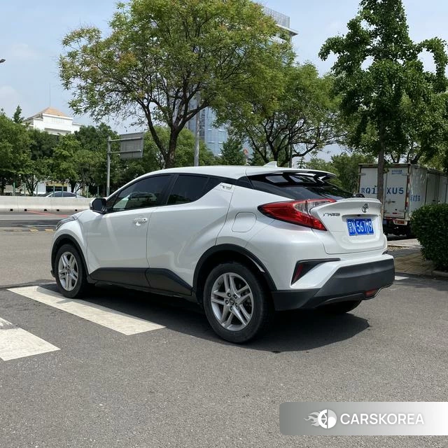 Toyota C-HR id 4374429 из Китая 9
