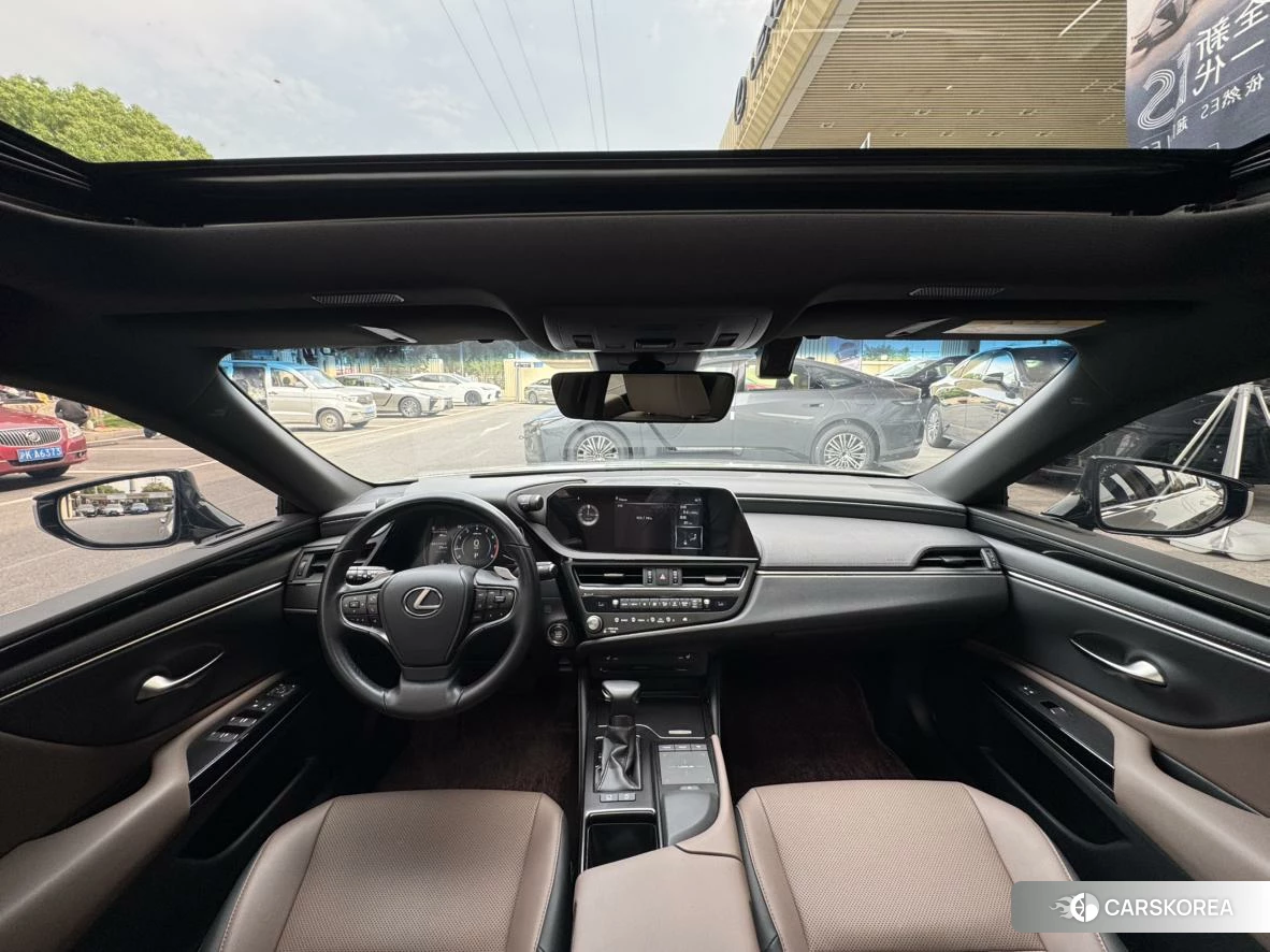 Lexus ES id 4473382 из Китая 9