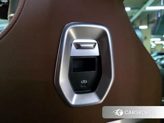 BMW 7 Series (G70) id 3615206 из Кореи 9