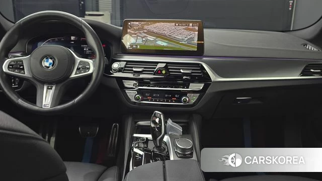 BMW 5 Series (G30) id 3839067 из Кореи 9