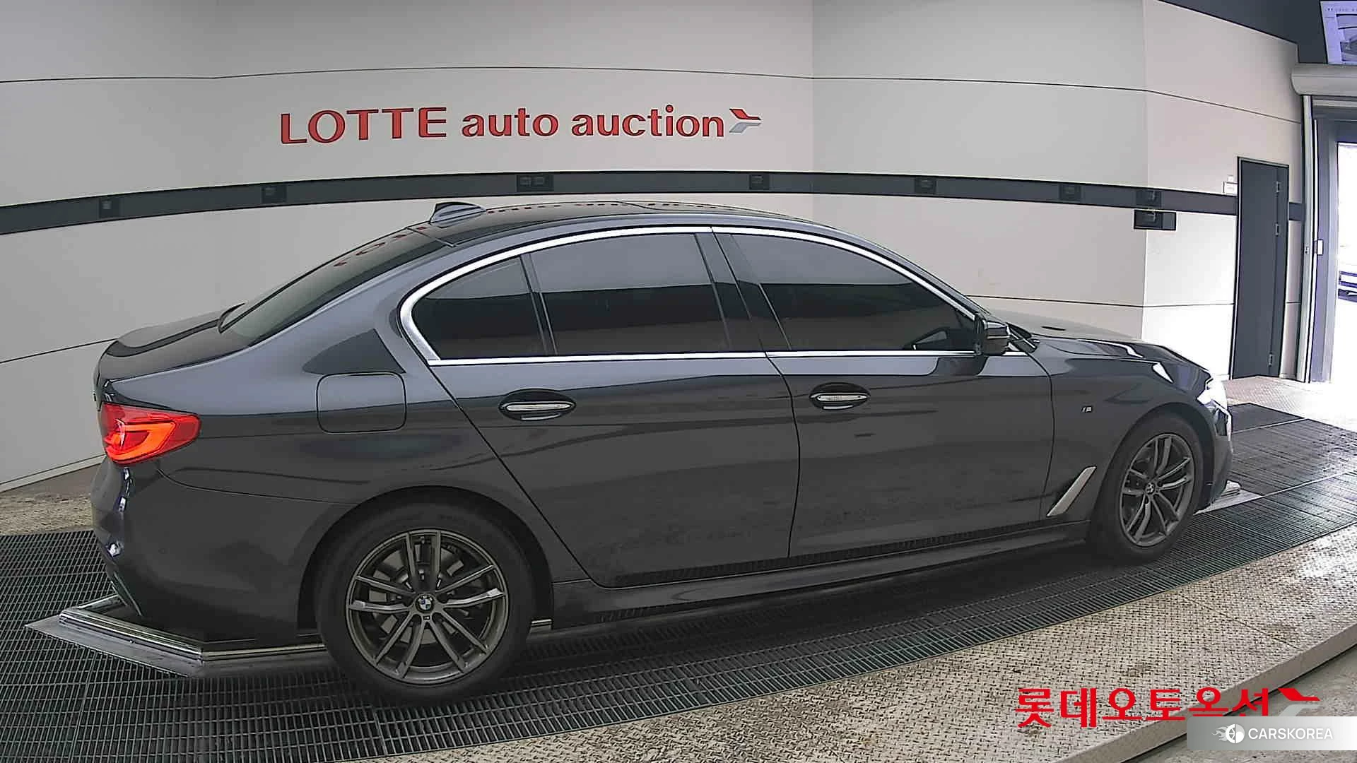 BMW  520d id 3875656 из Кореи 9