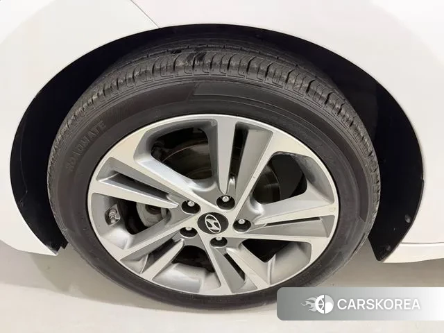 Hyundai Avante AD id 3340604 из Кореи 9