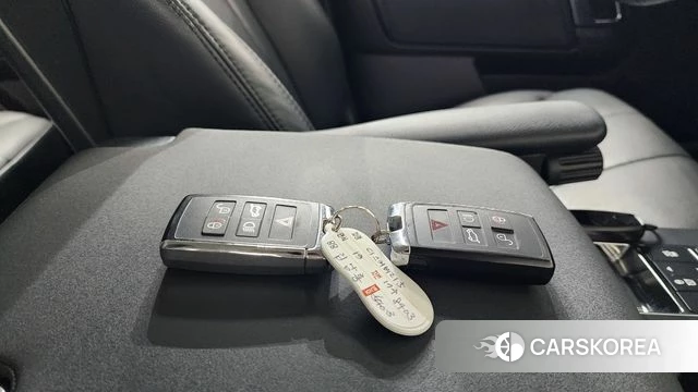Land Rover Discovery 5 id 4610161 из Кореи 9