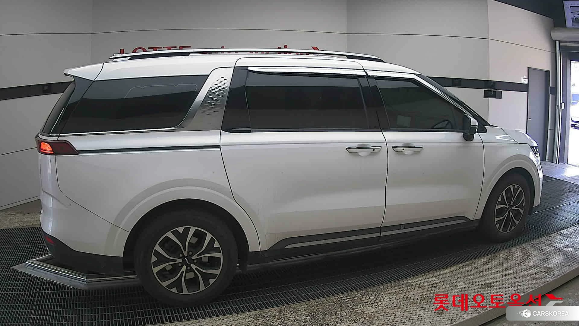 Kia Carnival id 3882082 из Кореи 9