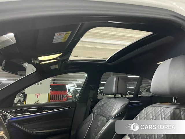 BMW 5 Series (G30) id 3861141 из Кореи 9