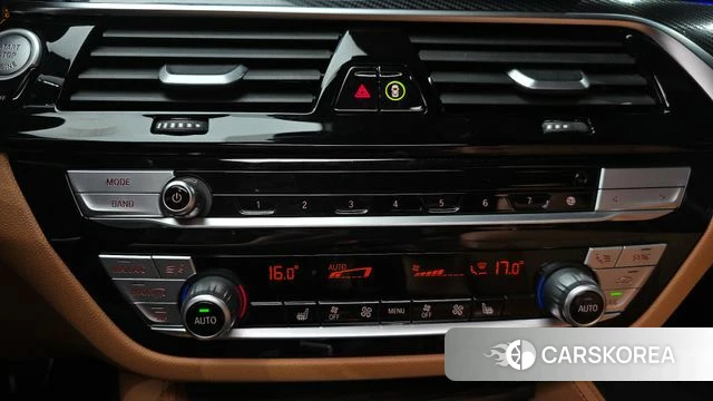 BMW 5 Series (G30) id 4573590 из Кореи 9