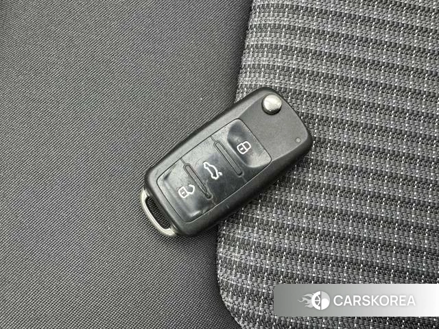Volkswagen Santana id 4258564 из Китая 9