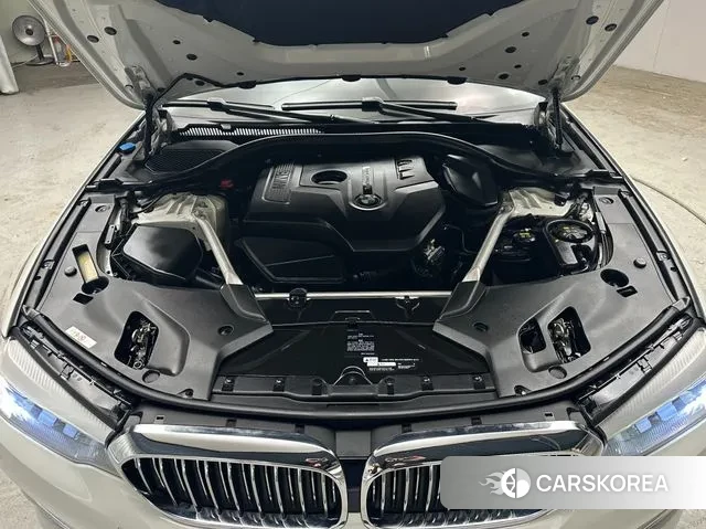 BMW 5 Series (G30) id 3713915 из Кореи 9