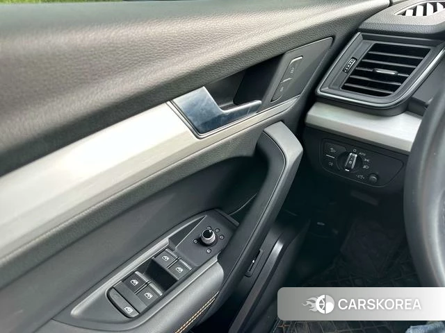 Audi Q5L id 4208864 из Китая 9