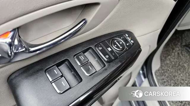 Kia The New Carnival id 3661399 из Кореи 9