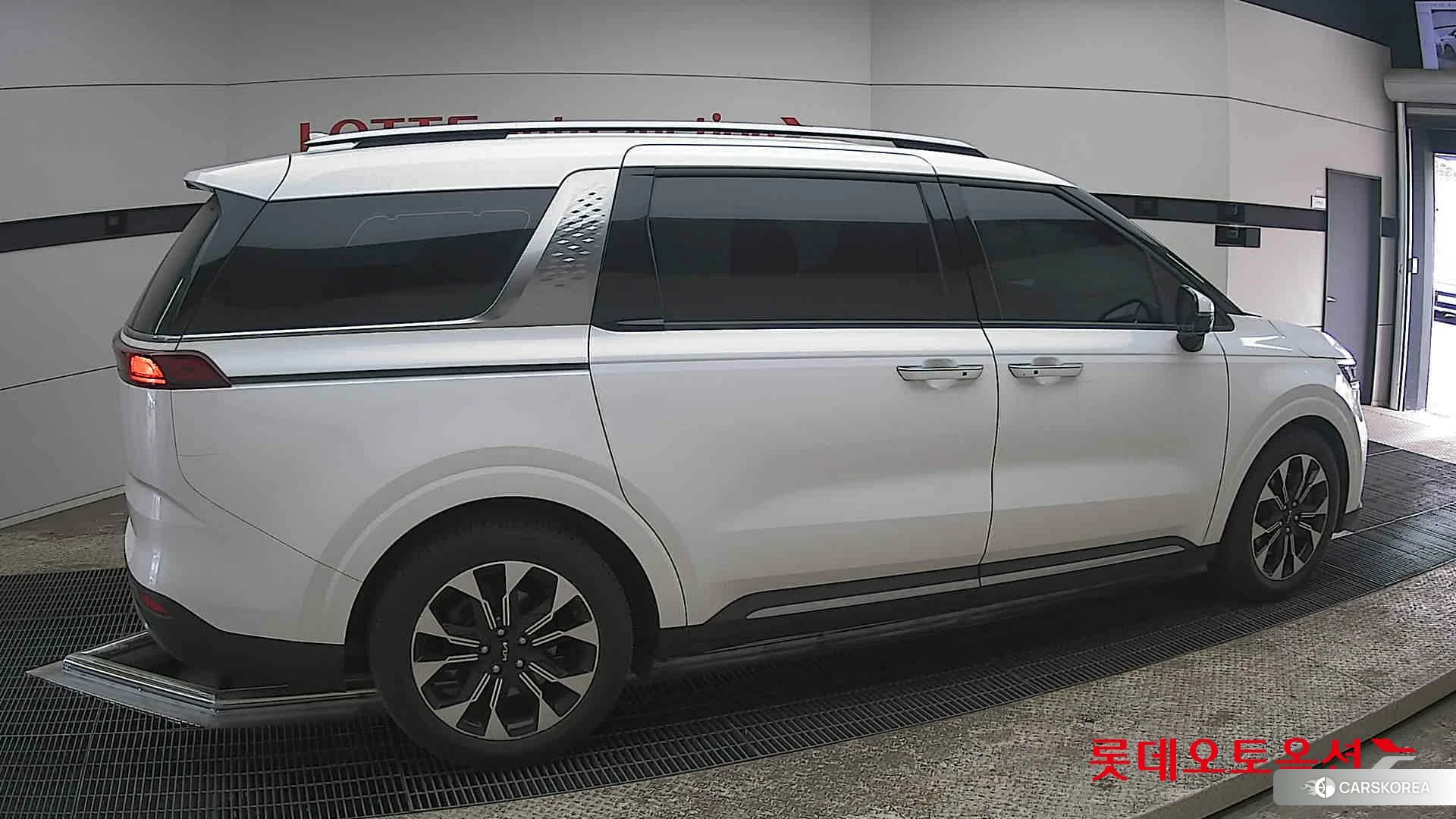 Kia Carnival Limousine id 3882175 из Кореи 9