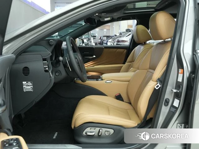 Lexus LS id 4374532 из Китая 9