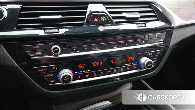 BMW 5 Series (G30) id 3861679 из Кореи 9