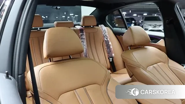 BMW 5 Series (G30) id 3422162 из Кореи 9