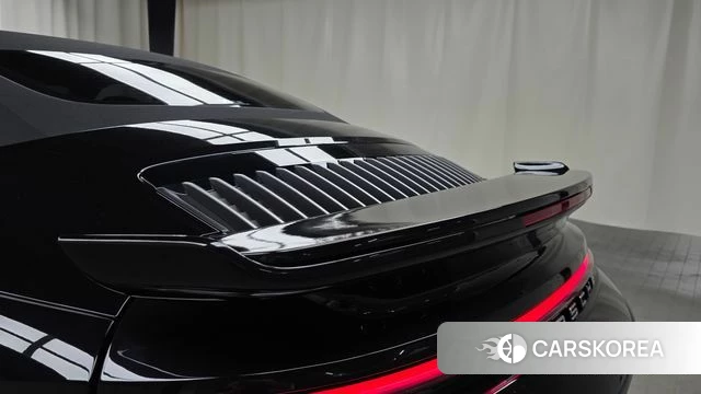 Porsche 911(992) id 4641822 из Кореи 9