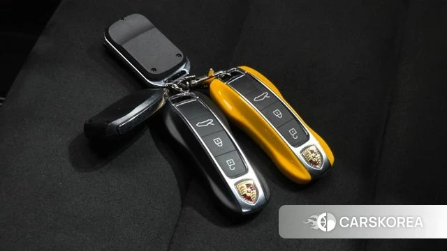 Porsche 911(992) id 4670981 из Кореи 9
