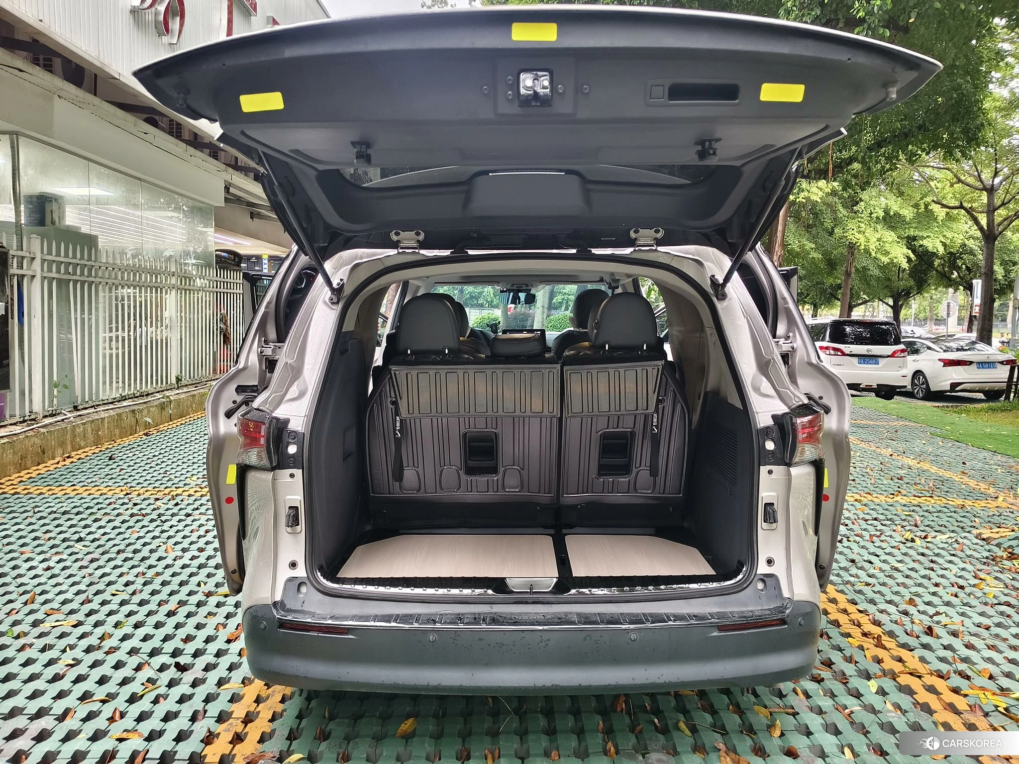 Toyota Sienna id 4514021 из Китая 9