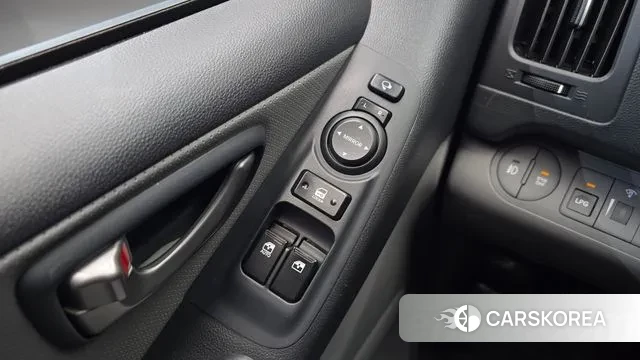 Hyundai The New Grand Starex id 3766344 из Кореи 9