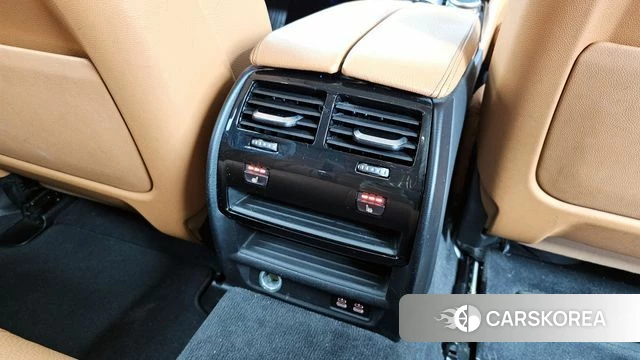 BMW 5 Series (G30) id 3910645 из Кореи 9